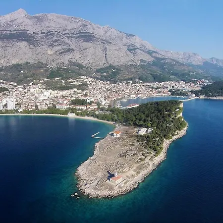 Apartments And Rooms With Wifi Makarska - 11063 Guest house