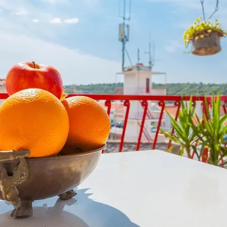Apartments And Rooms With Wifi Makarska - 11063 Makarska
