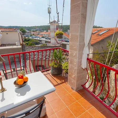 Apartments And Rooms With Wifi Makarska - 11063 Makarska