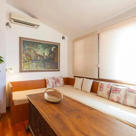 Apartments And Rooms With Wifi Makarska - 11063 Guest house Makarska