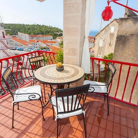 Guest house Apartments And Rooms With Wifi Makarska - 11063 3*