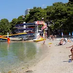 Gasthof Apartments And Rooms With Wifi Makarska - 11063